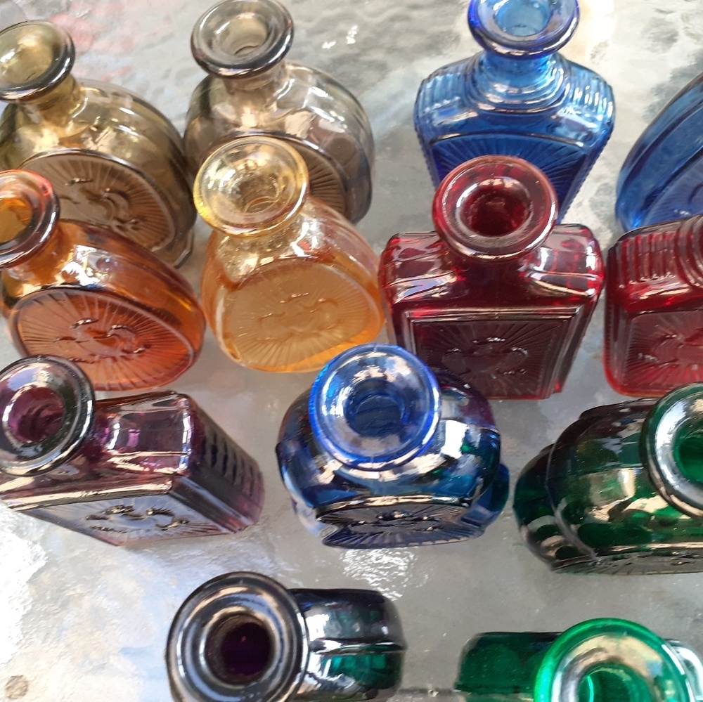 S A R VINTAGE BOTTLES 1981